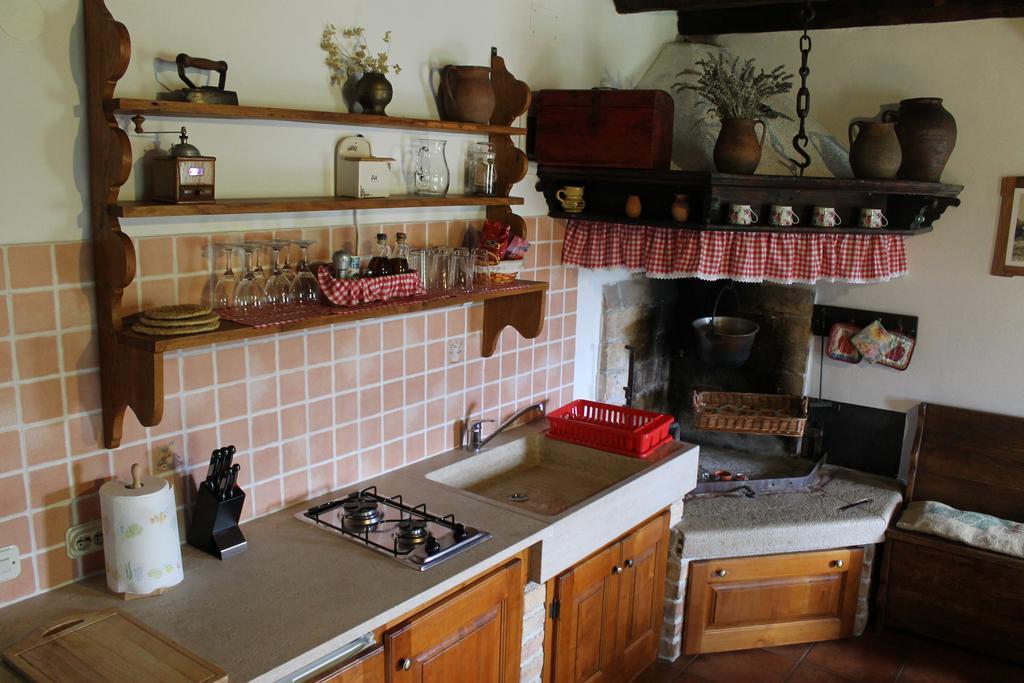 Apartments Mestri Grožnjan الغرفة الصورة