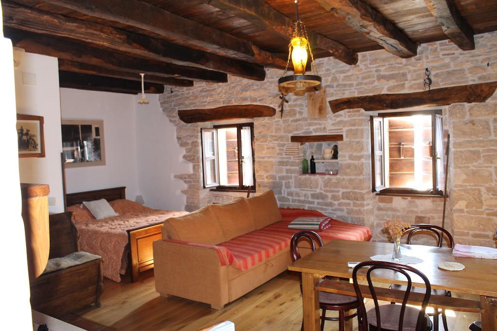 Apartments Mestri Grožnjan الغرفة الصورة